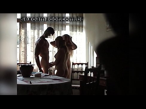 ❤️ Prietenii sexuali invită un bărbat uriaș și o partidă în trei cu el ❤️❌  at ro.moresexmovies.ru ﹏