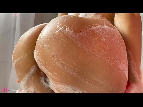 ❤️ Bruneta își masturbează păsărica cu un vibrator până la orgasm intens în duș ❤️❌  at ro.moresexmovies.ru ﹏