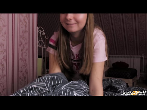 ❤️ Blondina îi suge adânc prietenei ei și primește spermă în gură ❤️❌  at ro.moresexmovies.ru ﹏